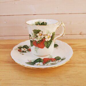 VTG Hammersley Strawberry Ripe Teacup And Saucer Set Gold Trim Made In England